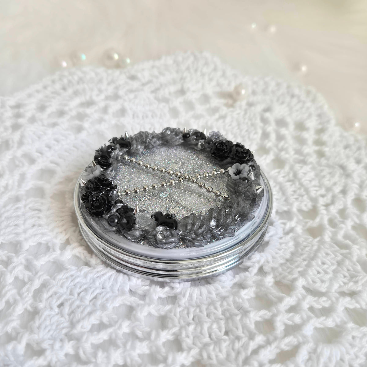"CRY FOR ME" • Decoden Compact Mirror