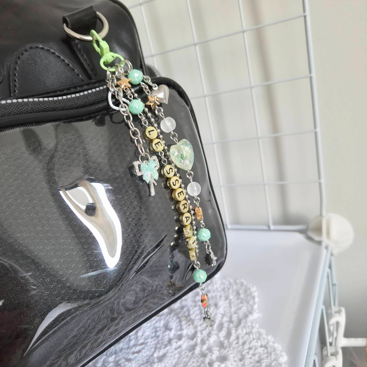 "HOT" • LE SSERAFIM • K-Pop Chunky Keychain