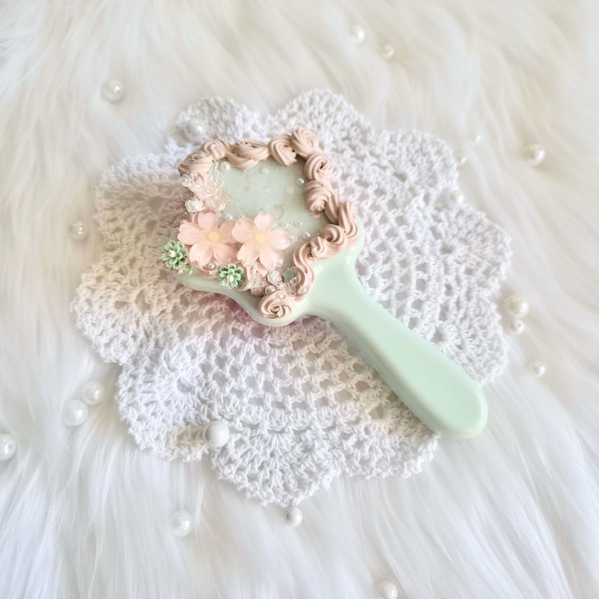 "RIGHT HAND GIRL" • Decoden Mini Hairbrush