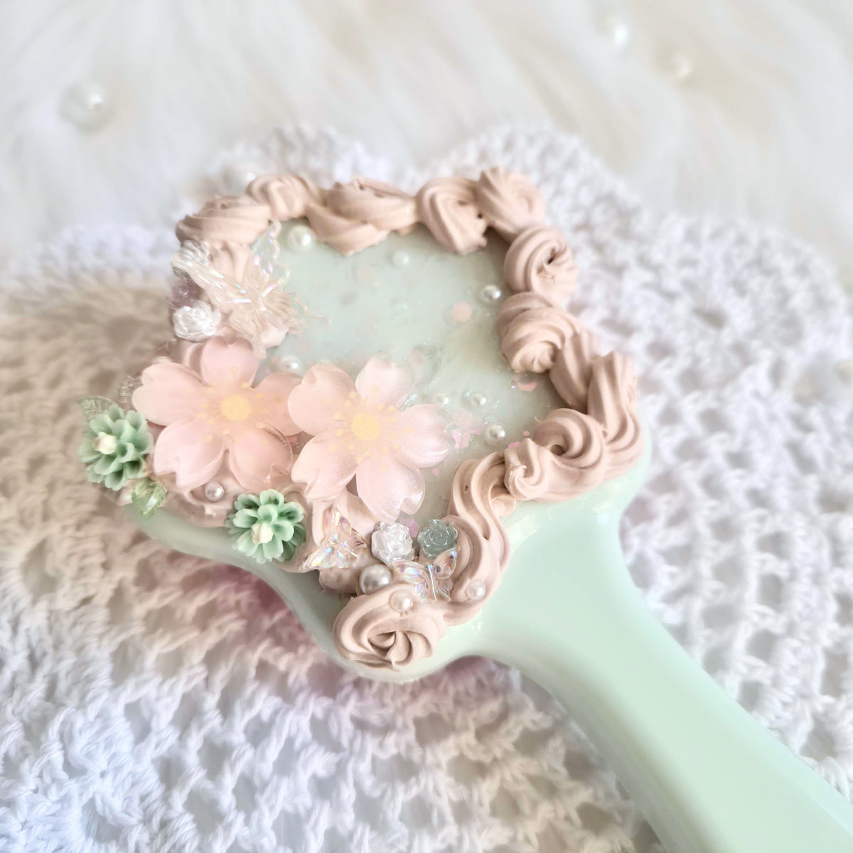 "RIGHT HAND GIRL" • Decoden Mini Hairbrush