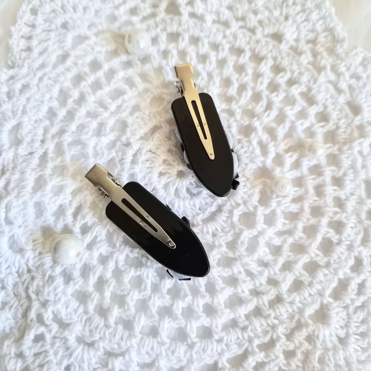 "LET LOVE GO" • Decoden Hair Clips