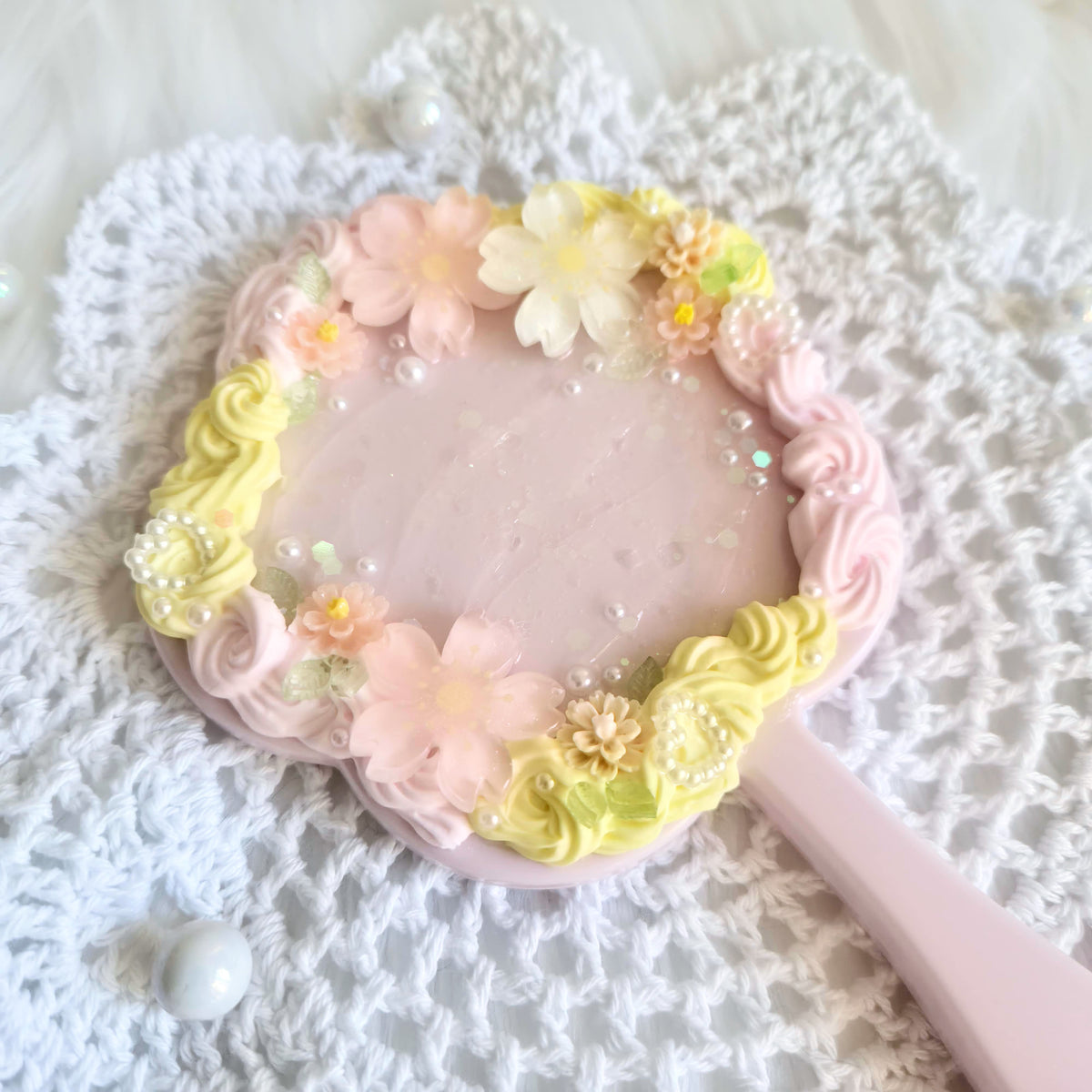 "DAT AHH DAT OOH" • Decoden Hand Mirror